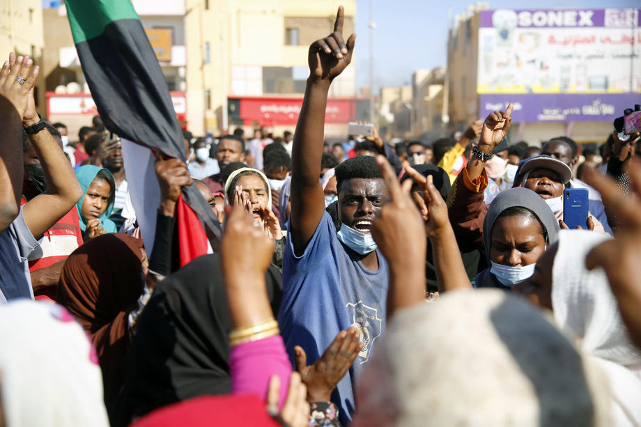 Hiljade ljudi na protestima u Sudanu traži brže provođenje reformi
